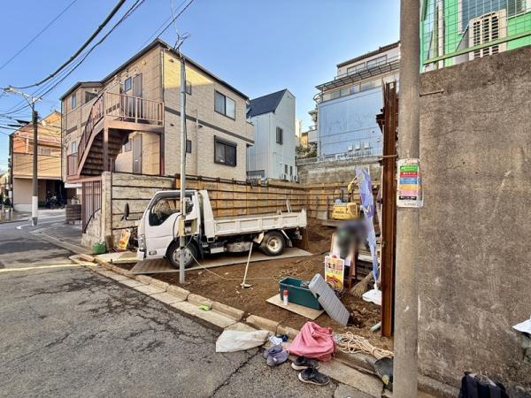 新築一戸建て中野区中央３丁目　新築一戸建て／全２棟東京都中野区中央３丁目JR中央線中野駅1億1680万円～1億1880万円