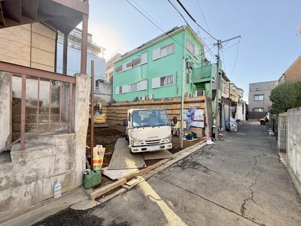 新築一戸建て中野区中央３丁目　新築一戸建て／全２棟東京都中野区中央３丁目JR中央線中野駅1億1680万円～1億1880万円